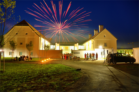 Kulturzentrum Bräuhaus Eferding mit Feuerwerk